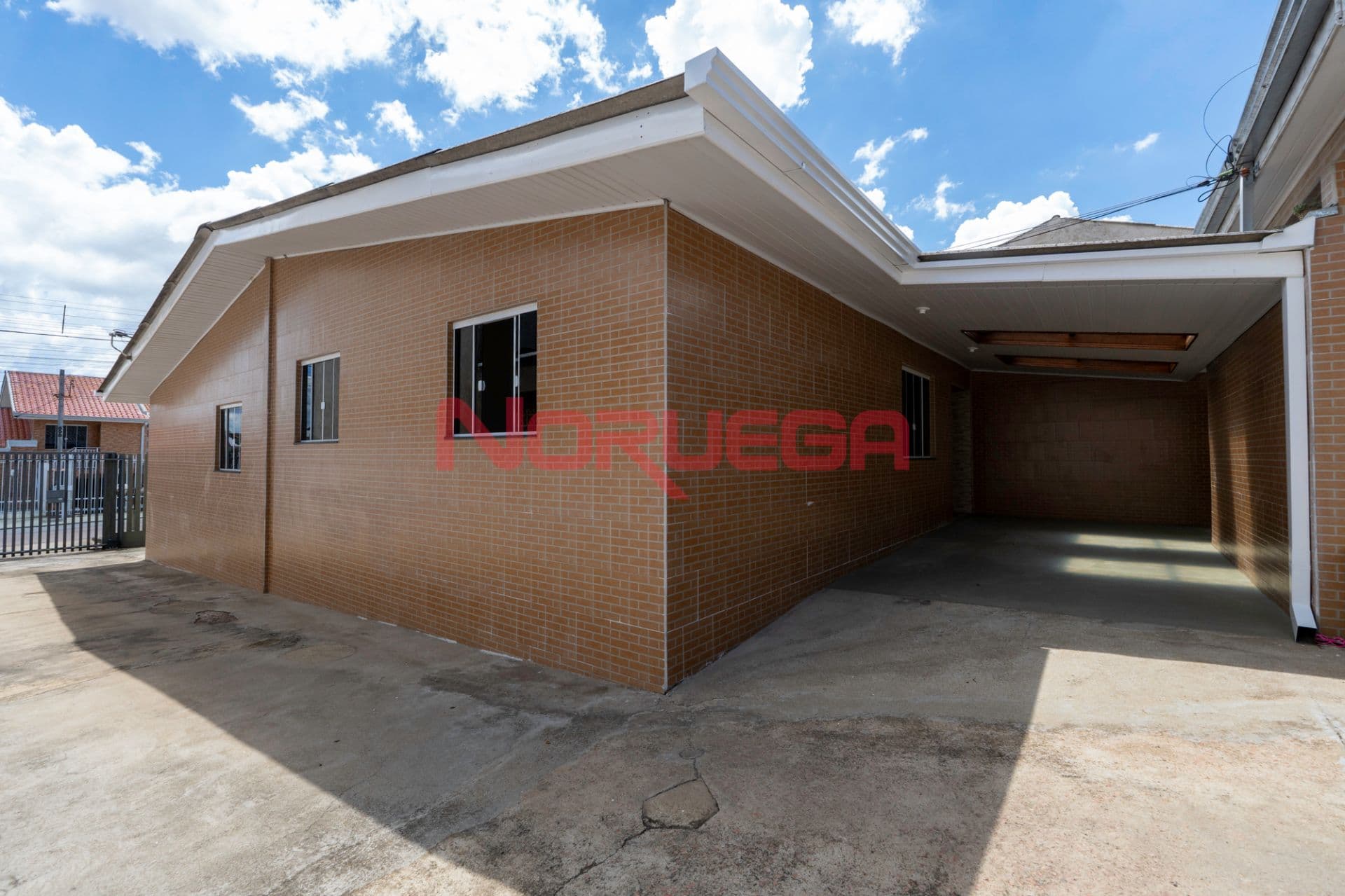 Residência de dois quartos no bairro Novo Mundo