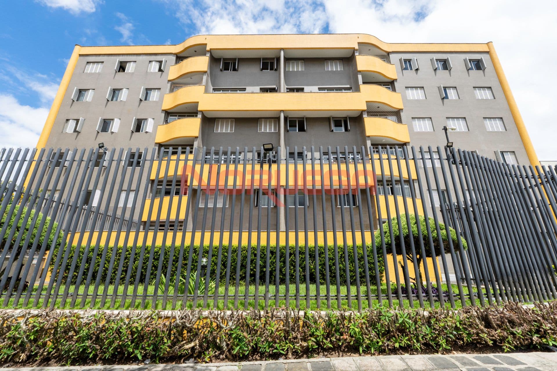 Apartamento de 02 quartos no Bairro Merces