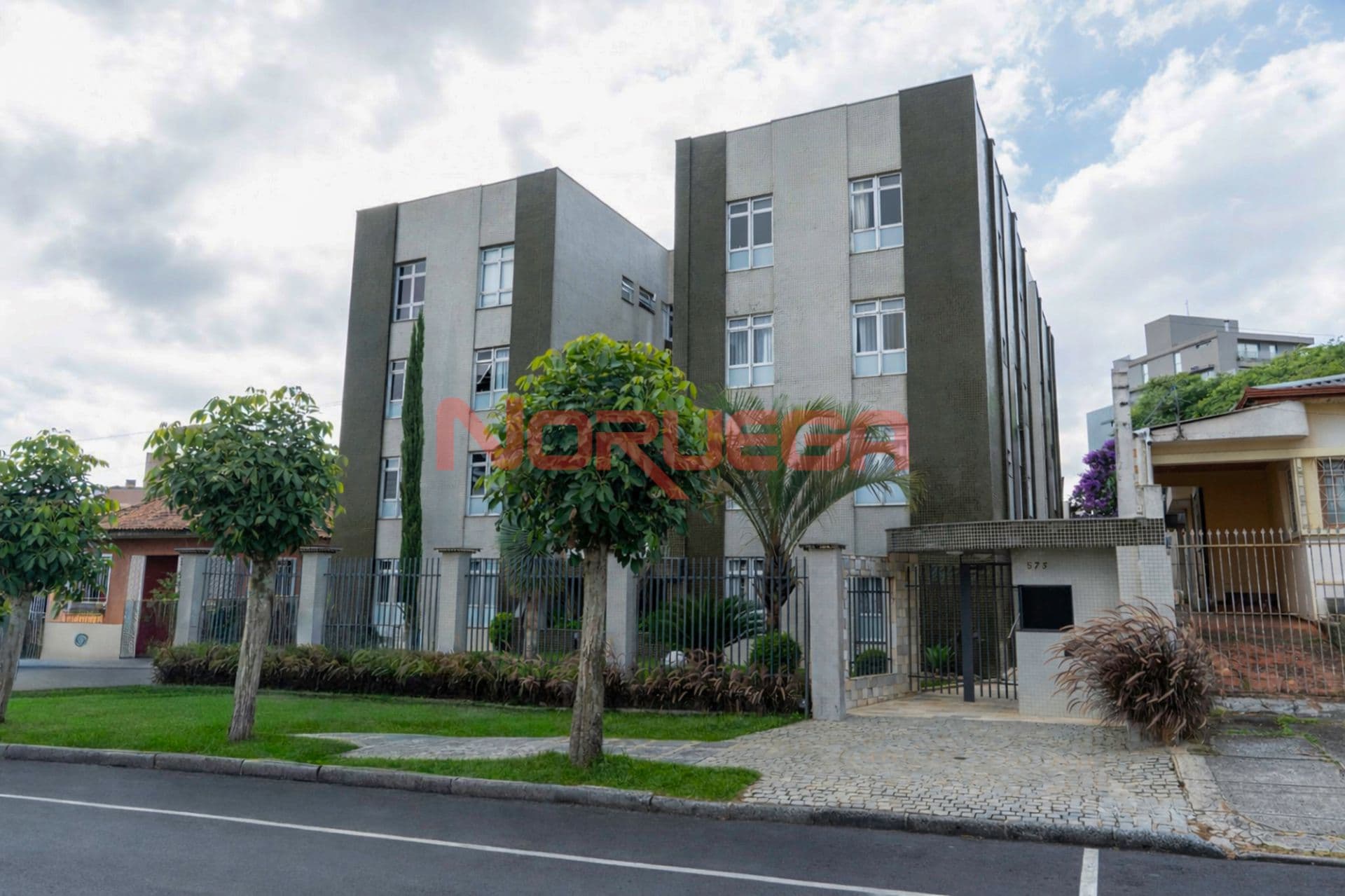 Apartamento de três quartos no Bairro Ahu